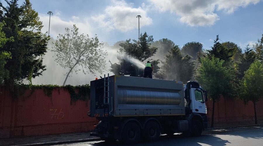 kucukcekmecede otluk alanda yangin PcCMYV7U