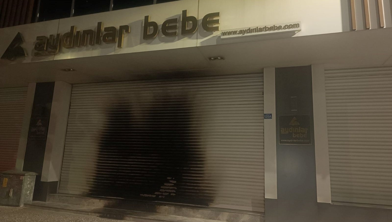 magazayi kundaklayan 3 supheli tutuklandi yMh2GmpQ