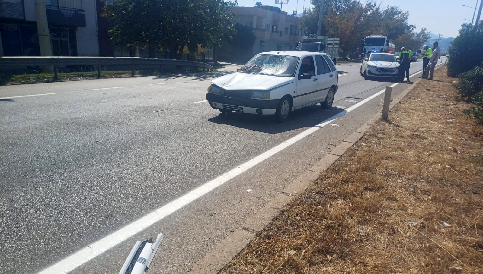 manisada kaza otomobilin carptigi kadin hayatini kaybetti jELc4lyr