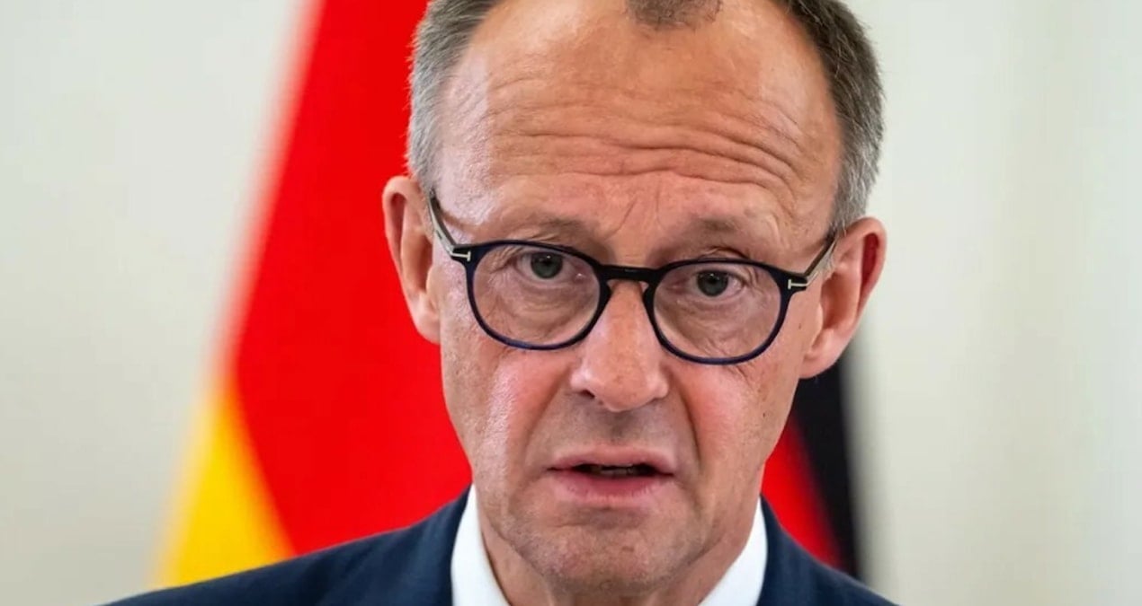 almanya basbakanin irkci sozleri ulkeyi sarsti NfSArTI6.jpg