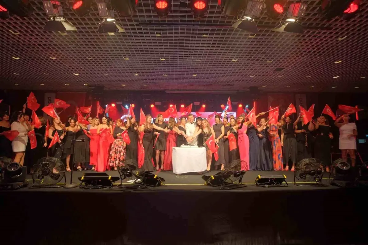 cumhuriyetin 102 yili coskuyla kutlandi OQUQpwTP.jpg