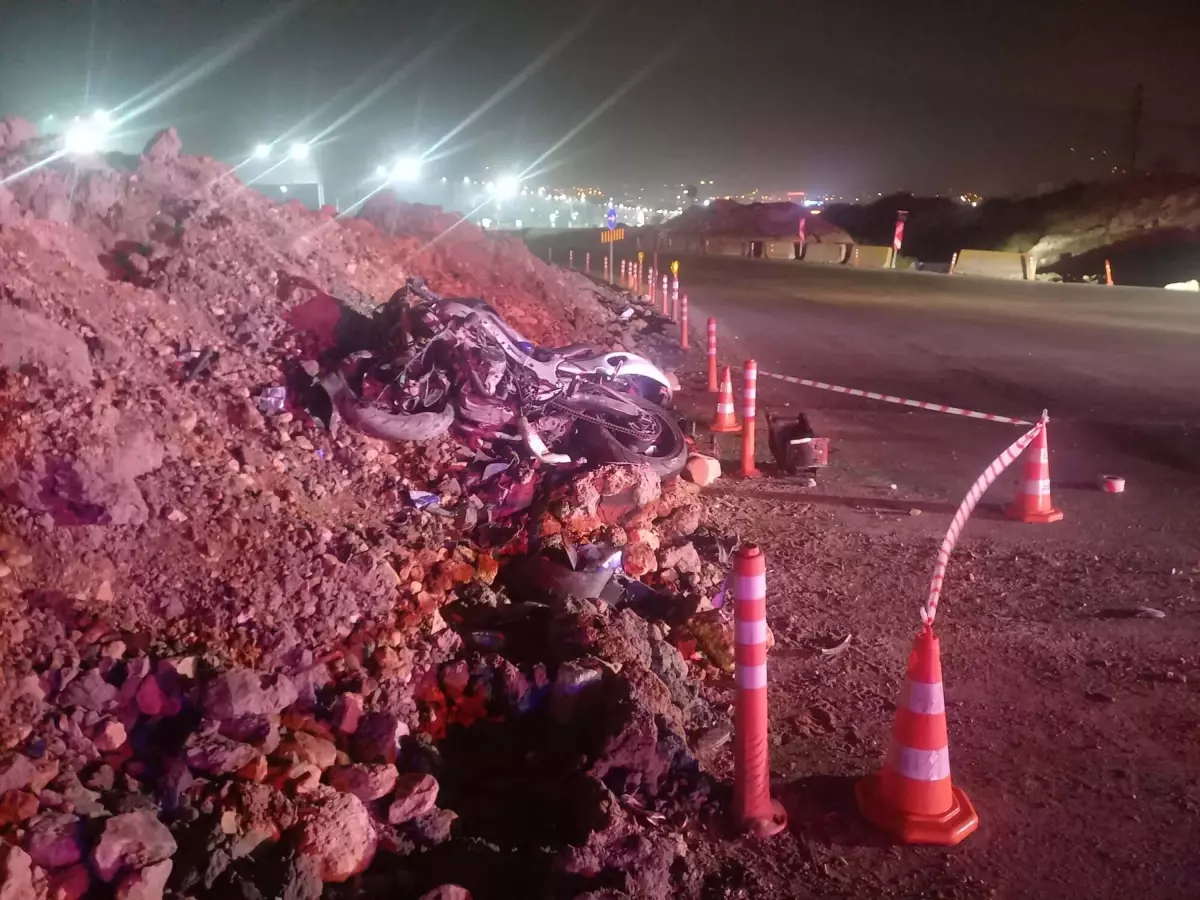 motosiklet kazasi 1 olu KFBMYemV.jpg