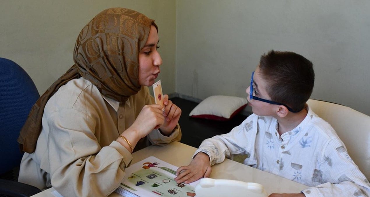 ogretmenligi birakti kendisini serebral palsili ogluna adadi Mz4ewmBh