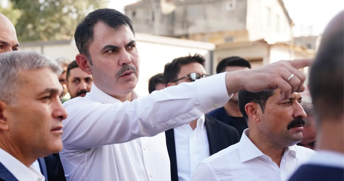 zilgitlarla karsilanan bakan kurum uzun carsi icin talimat verdi yvnFIMuv