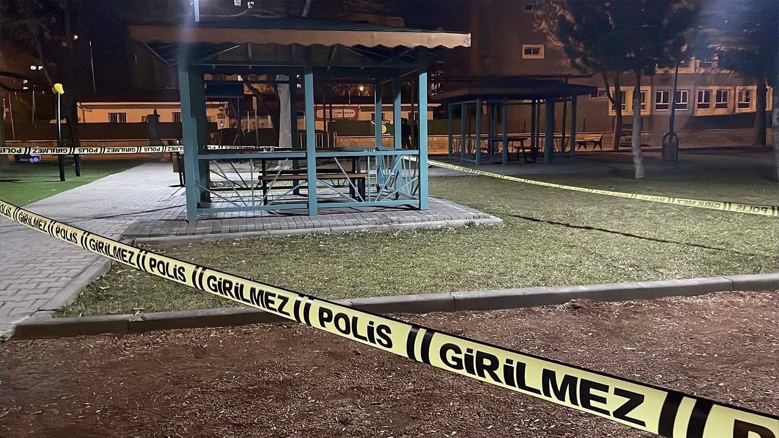 chpli kilictan icisleri bakanligina fight clup tepkisi parklar basketbol sahalari dovus alanina cevrilmis bunlari gormuyor musunuz GSOb8Syc.jpg