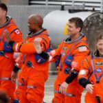 54-yil-sonra-ilk-ay-gorevi-bbc-muhabiri-gozyaslarina-boguldu-0-wMtOET9n