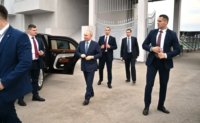 kremlinde-alarm-putin-icin-guvenlik-onlemleri-zirvede-LmPWnhG8