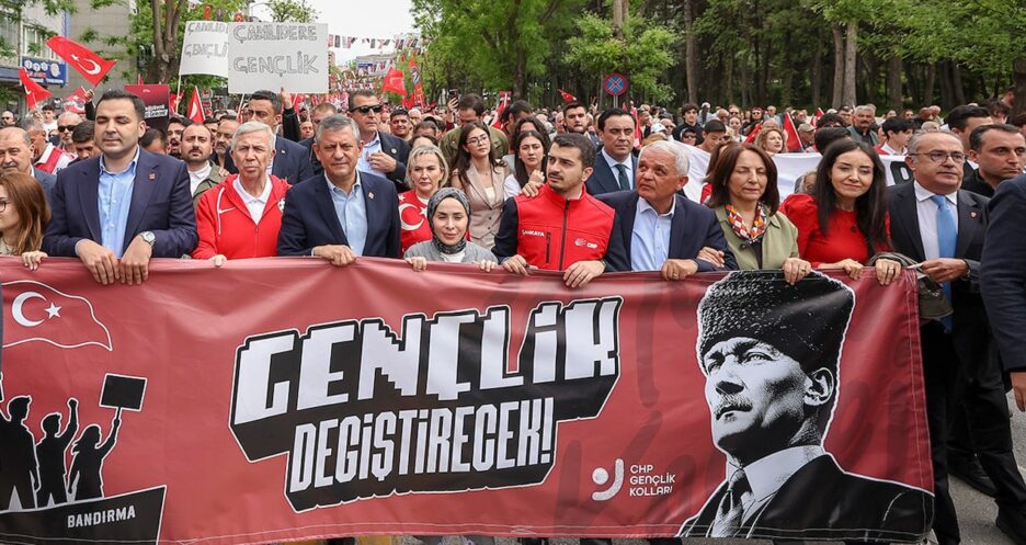 Özgür Özel, The Economist ile Türkiye’nin Mücadelesini Değerlendirdi: “Birçok Alanda Varız”